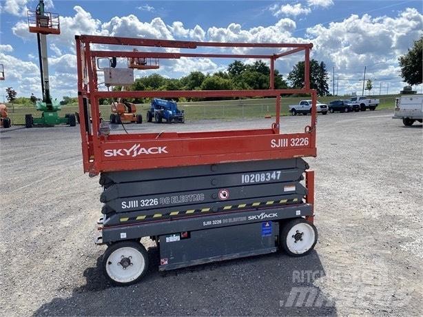 SkyJack SJ III 3226 Ollós emelők