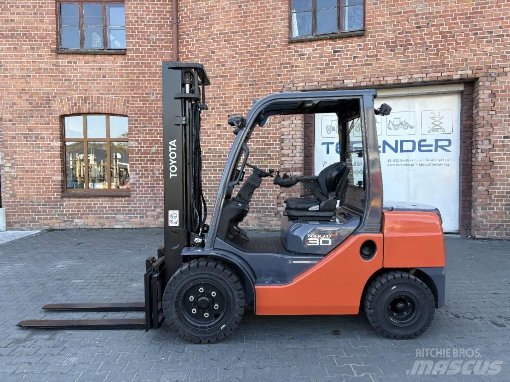 Toyota 06-8FDF30 Dízel targoncák