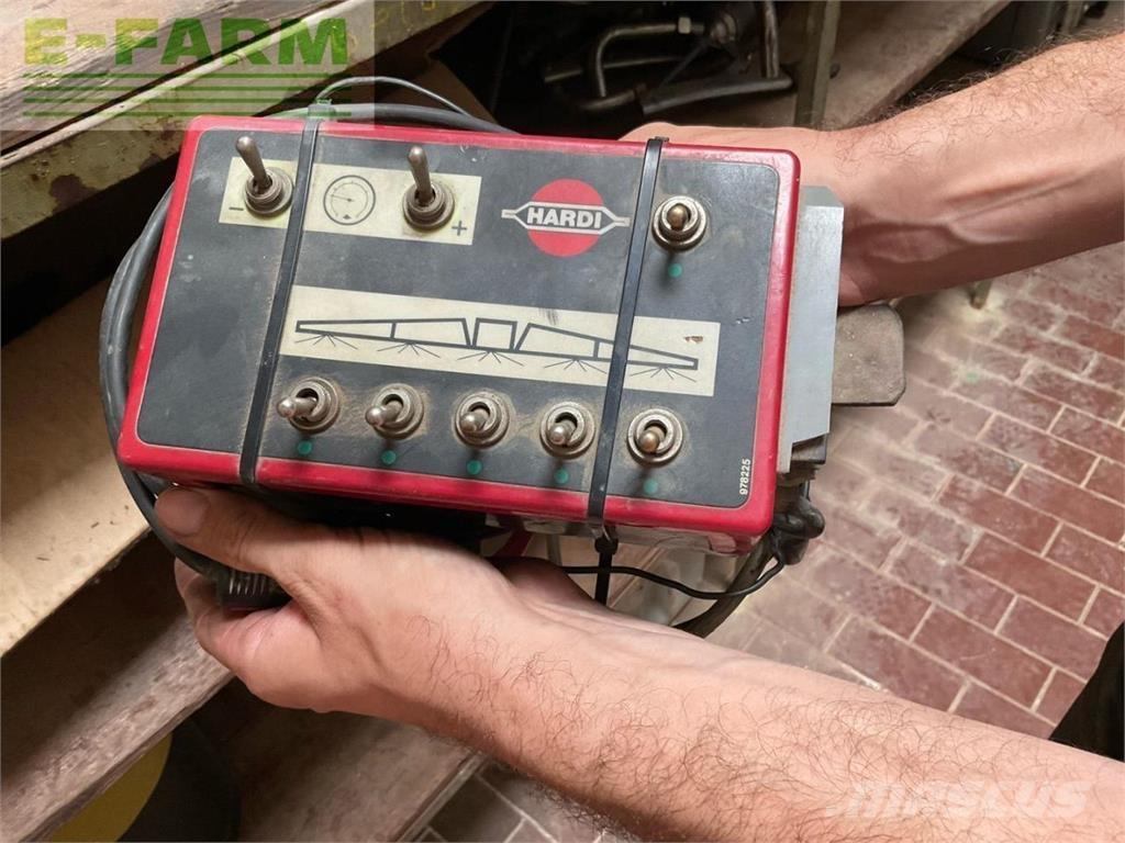 Hardi Commander Vontatott trágyaszórók