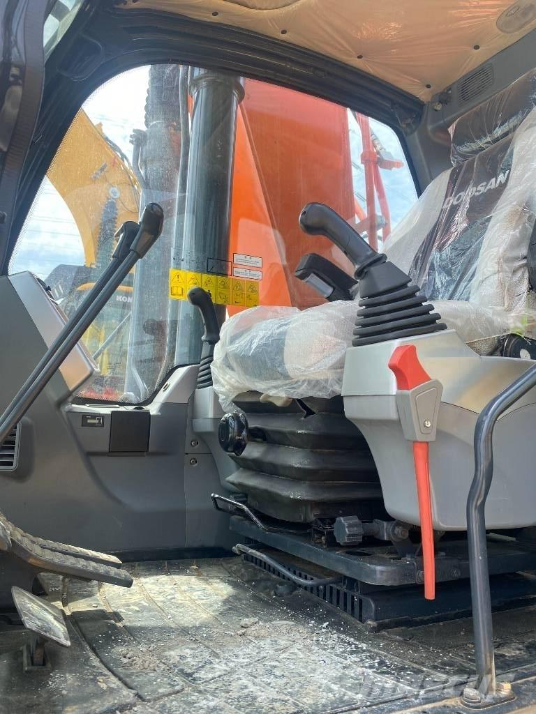 Doosan DX 300 Lánctalpas kotrók
