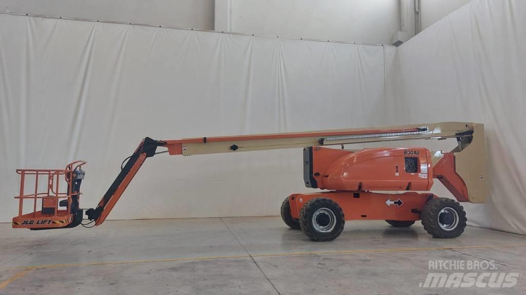 JLG 800 AJ Karos emelők