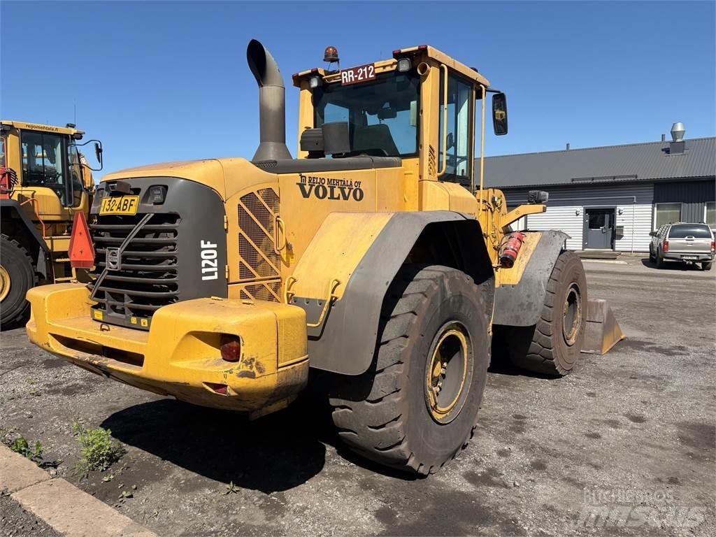 Volvo L120F Gumikerekes homlokrakodók