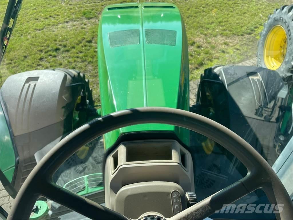 John Deere 8335R Traktorok