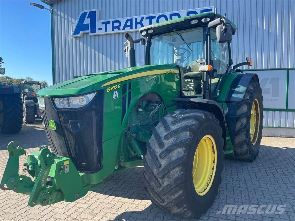 John Deere 8335R Traktorok