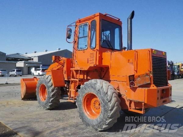 Hitachi LX70 Gumikerekes homlokrakodók