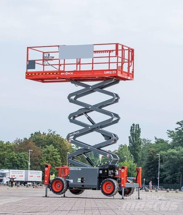 SkyJack 6832RTE Ollós emelők
