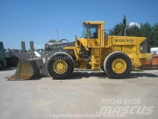 Volvo L 330 Gumikerekes homlokrakodók