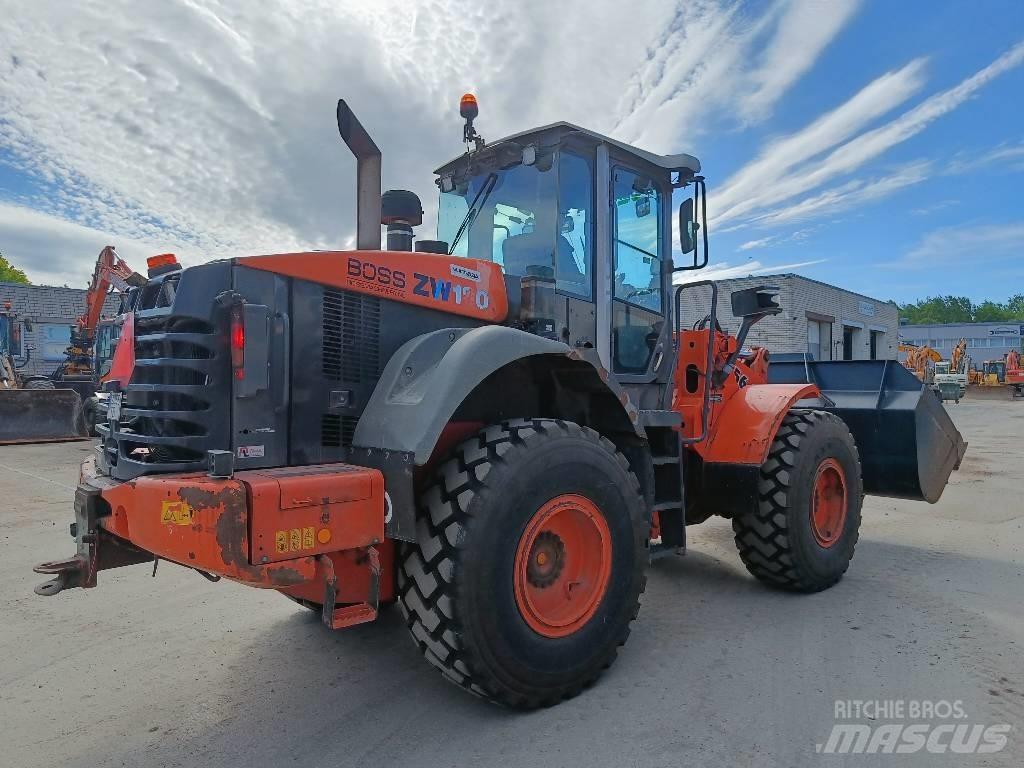 Hitachi ZW 180 Gumikerekes homlokrakodók