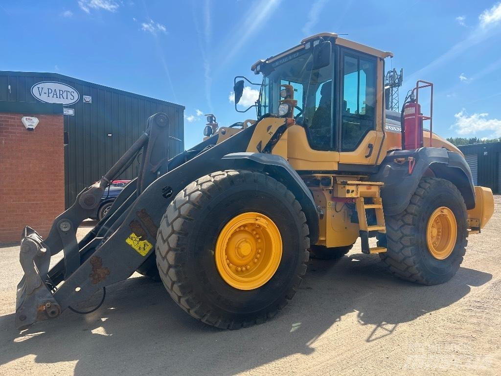 Volvo L110H L/Boom Gumikerekes homlokrakodók