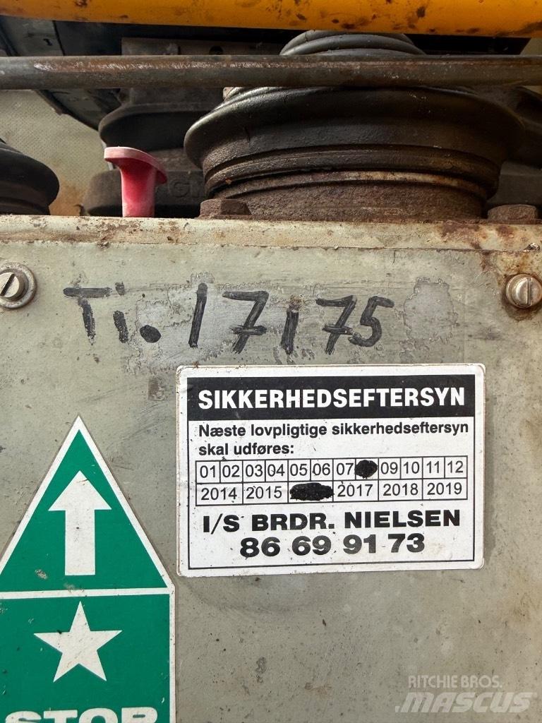 Åkerman H 14 B Lánctalpas kotrók