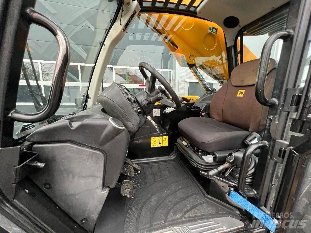 JCB 541-70 Agri Plus Teleszkópos rakodók