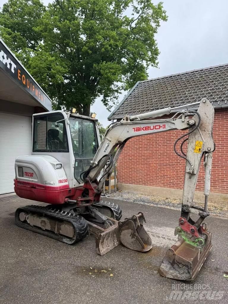 Takeuchi TB230 Mini kotrók < 7t
