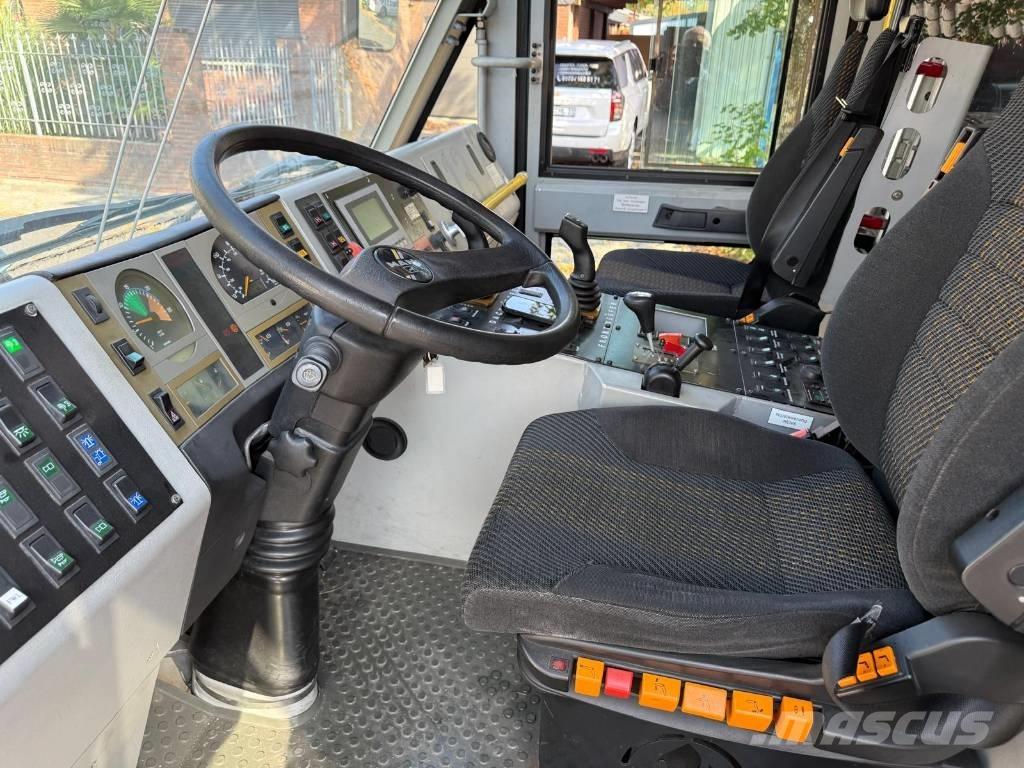 MAN X 1000 , 8 x 8 Tűzoltó