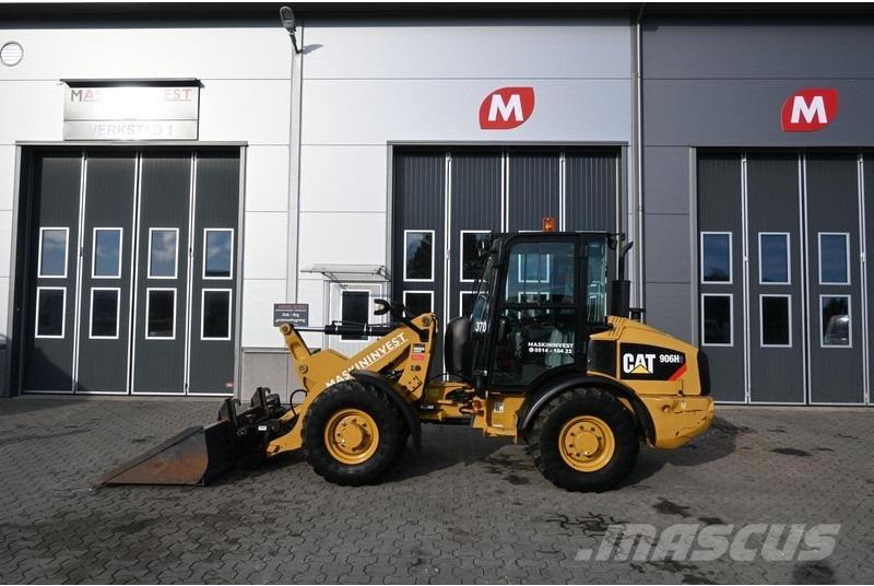 CAT 906 H2 Gumikerekes homlokrakodók