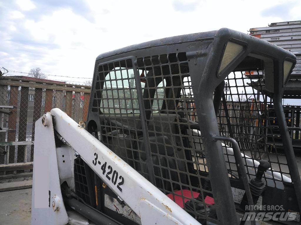 Bobcat S 130 Kompaktrakodók
