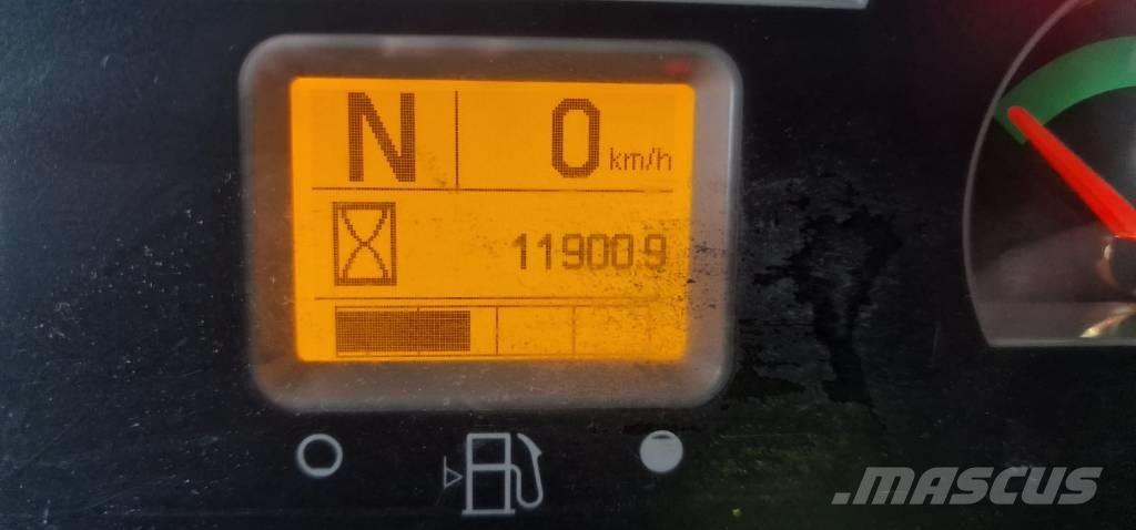 CAT 938 K Gumikerekes homlokrakodók