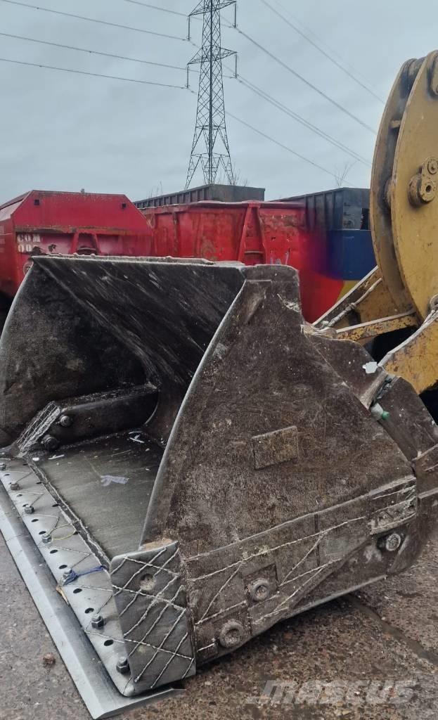 CAT 938 K Gumikerekes homlokrakodók