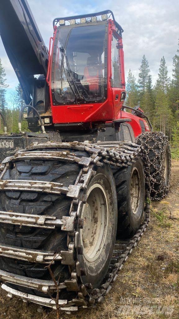 Komatsu 951 Betakarítók