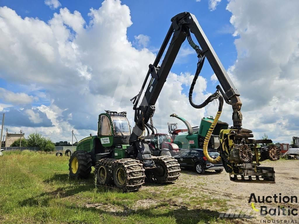 John Deere 1170 E Betakarítók