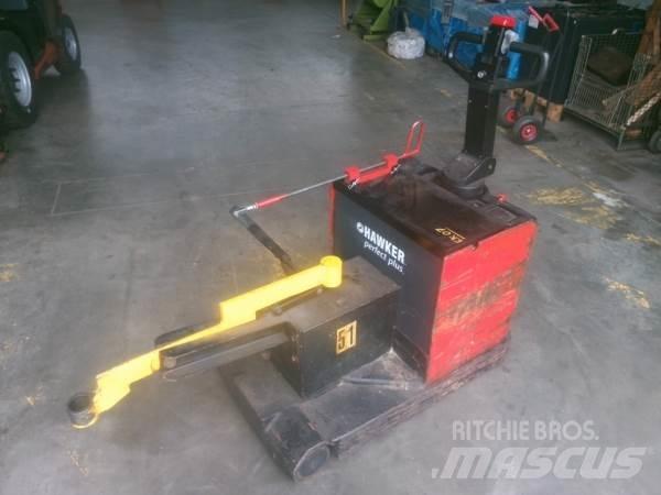 Manitou TA30 Elektromos gyalogkíséretű targoncák
