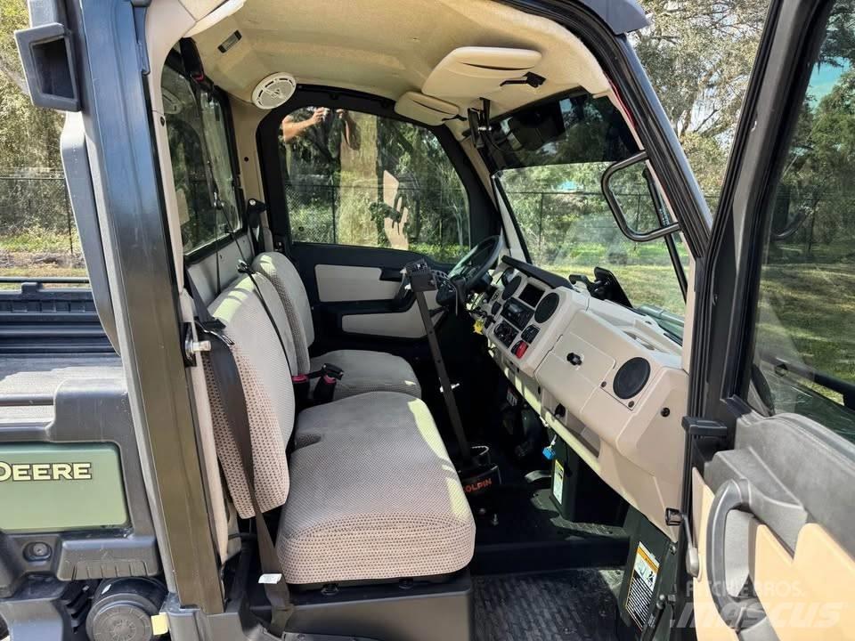 John Deere XUV835R Haszongépek