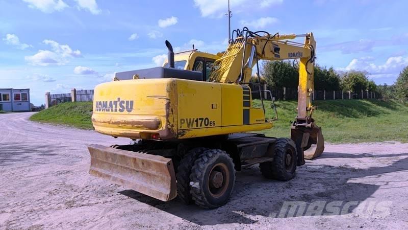 Komatsu PW 170-6 Gumikerekes kotrók