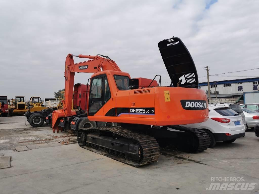 Doosan DH225 Lánctalpas kotrók