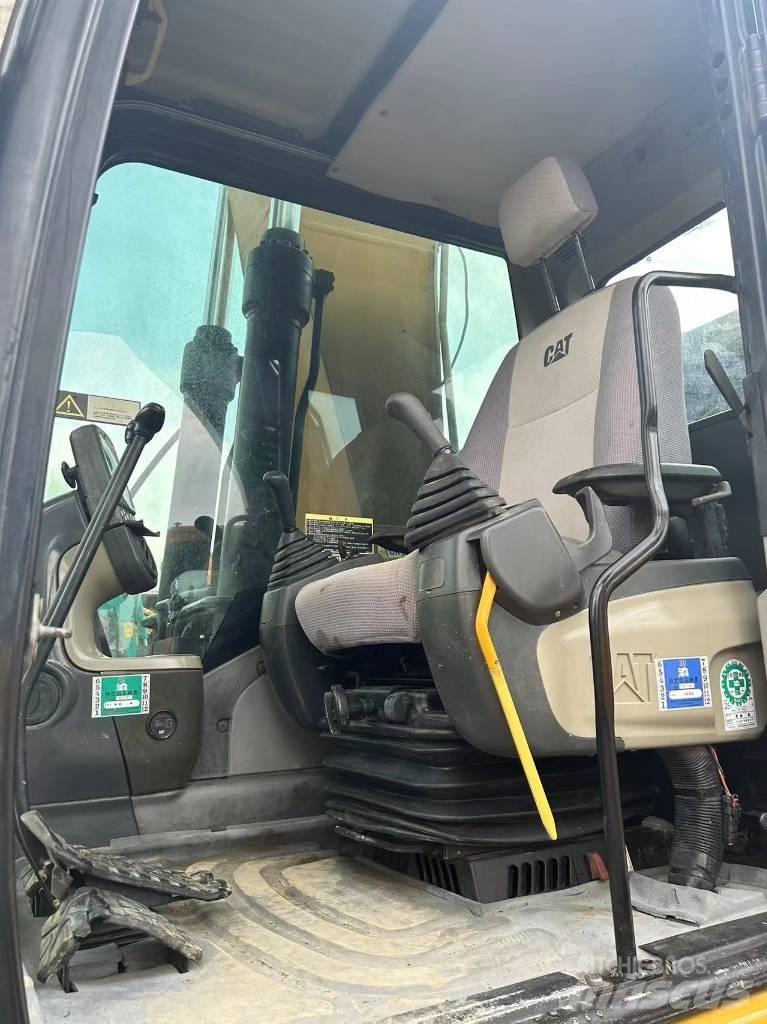 CAT CAT323D Lánctalpas kotrók