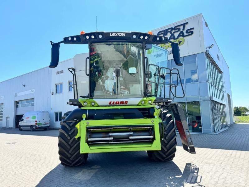 CLAAS LEXION 8600 Kombájnok
