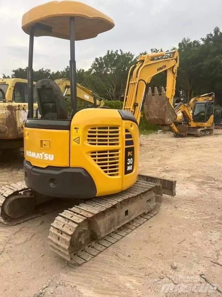 Komatsu PC 30 Lánctalpas kotrók