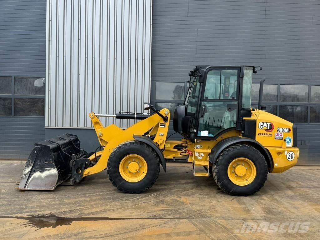 CAT 908M Gumikerekes homlokrakodók