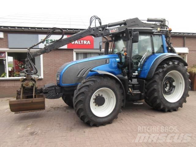Valtra T202D Traktorok