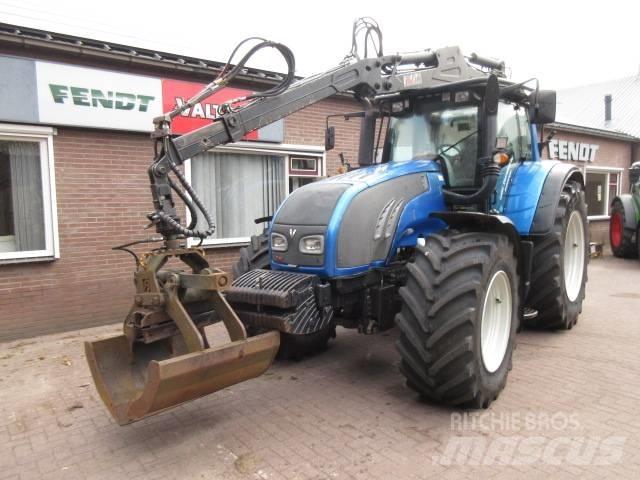 Valtra T202D Traktorok