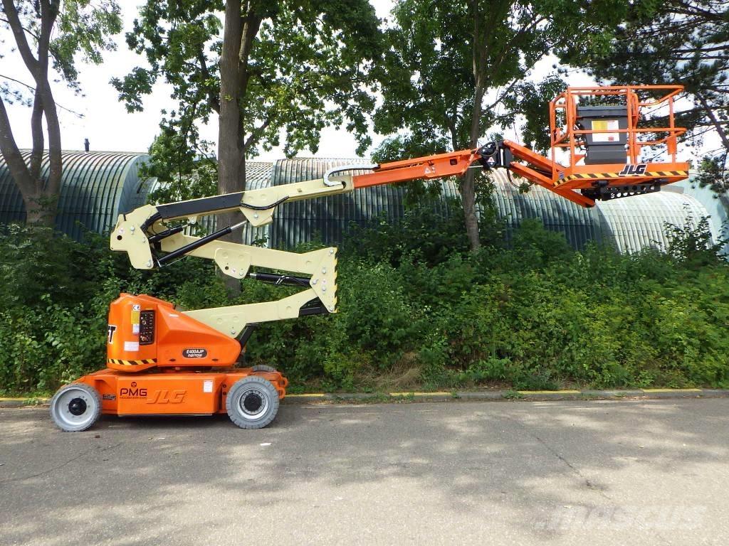 JLG E400AJPN Karos emelők