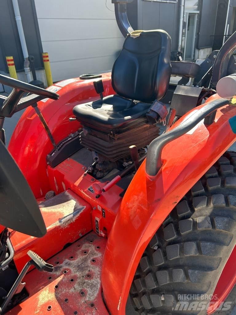 Kubota L1-382 HST Kompakt traktorok