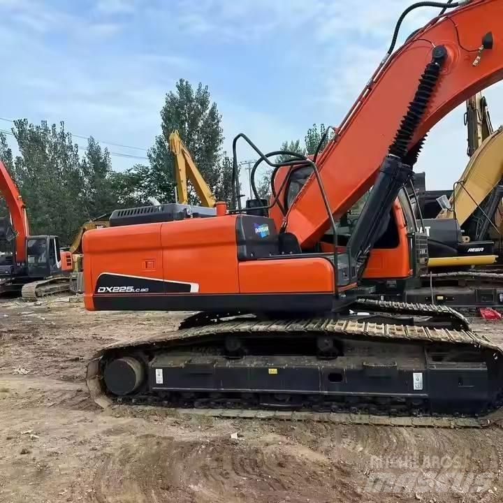 Doosan DX225LC-9C Lánctalpas kotrók