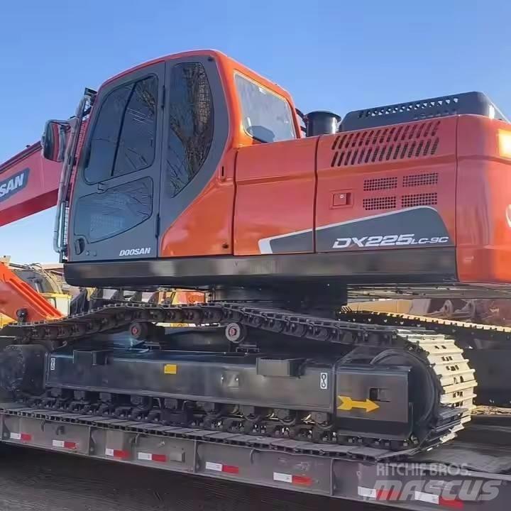 Doosan DX225LC-9C Lánctalpas kotrók