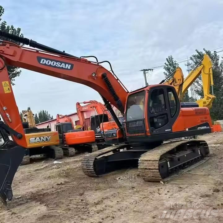Doosan DX225LC-9C Lánctalpas kotrók