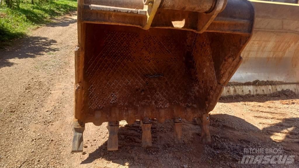 SDLG LG 6250 E Lánctalpas kotrók