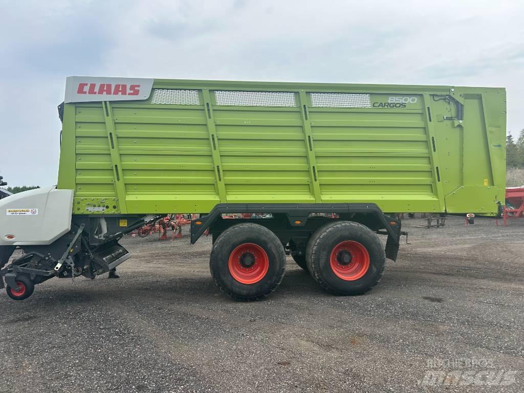 CLAAS Cargos 8500 Önrakodó pótkocsik