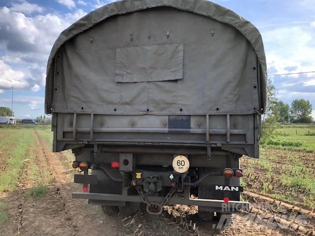 MAN 11-136 4T 4x4 Dobozos teherautók