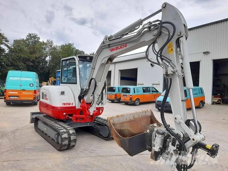 Takeuchi TB 250-2 Mini kotrók < 7t