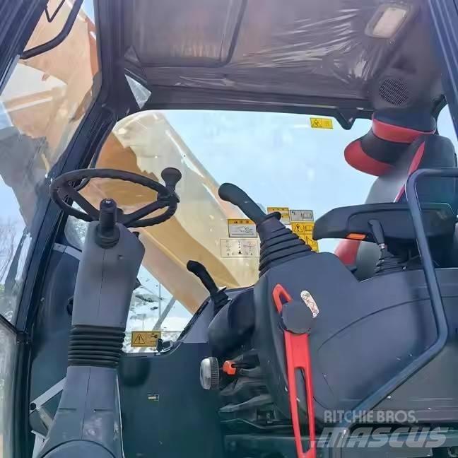 Hyundai 210WVS Gumikerekes kotrók