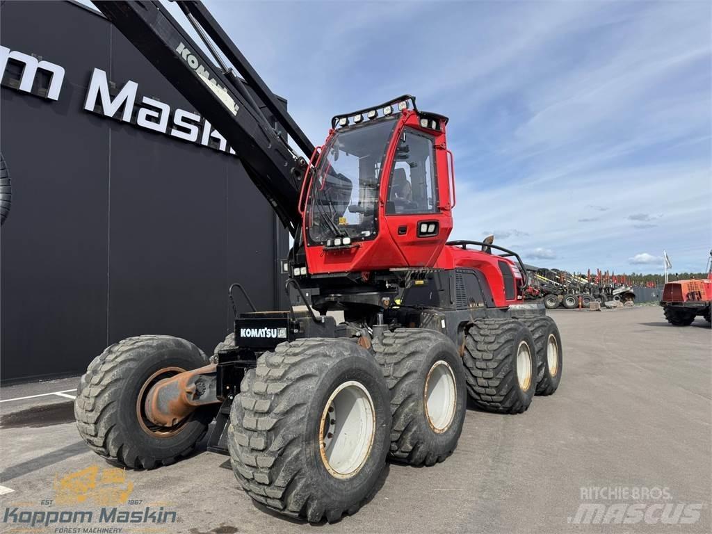 Komatsu 931XC Betakarítók