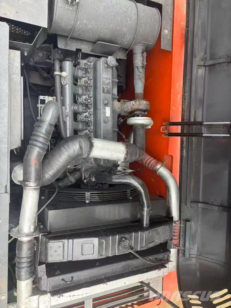 Doosan DX 225 Lánctalpas kotrók