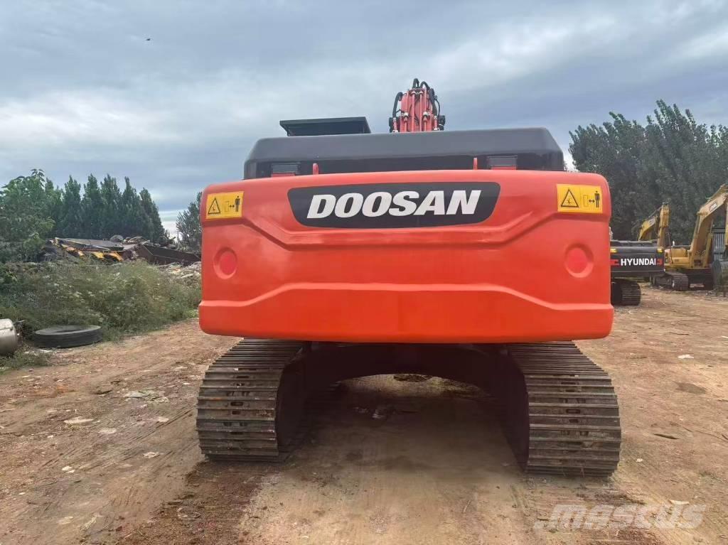 Doosan DX 225 Lánctalpas kotrók