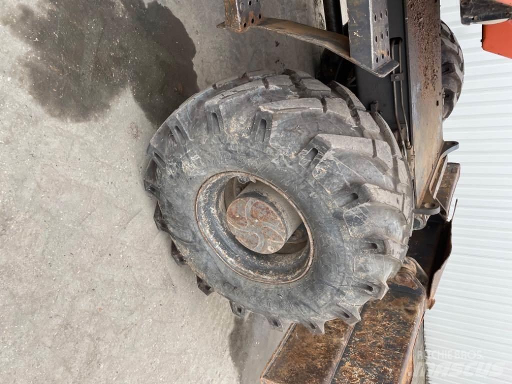 Kobelco E145W Gumikerekes kotrók