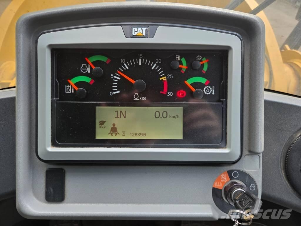CAT 962 M Gumikerekes homlokrakodók