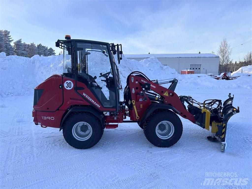 Weidemann 1390 Kompaktrakodók