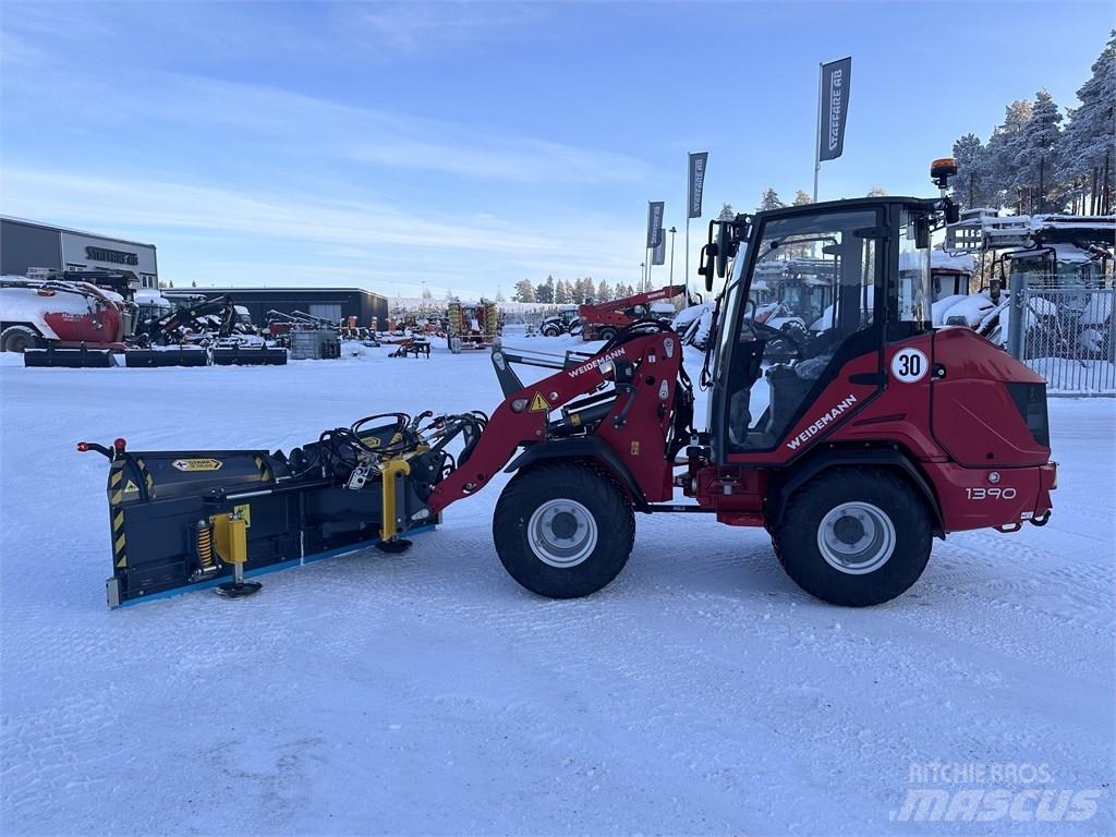 Weidemann 1390 Kompaktrakodók